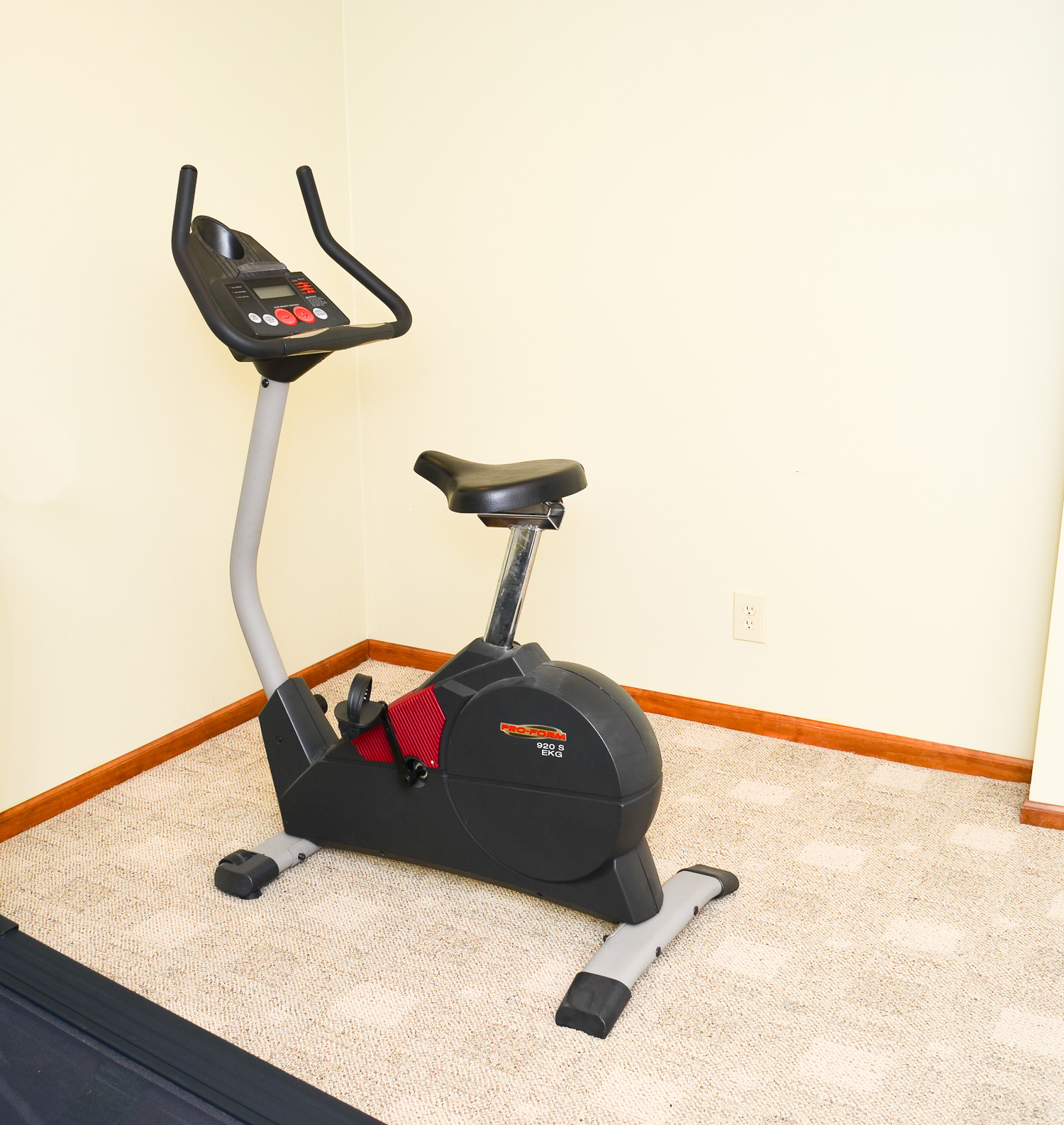 Proform 920S EKG Exercise Bike EBTH