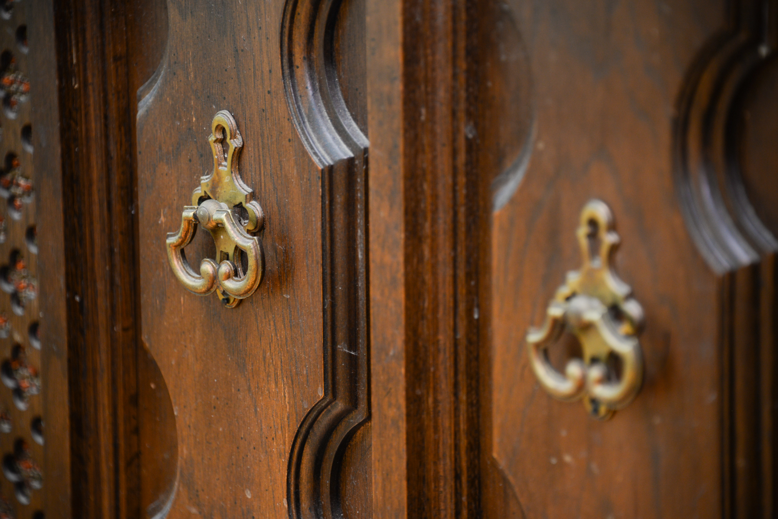 The Fisher Metropolitan Stereo Console Cabinet