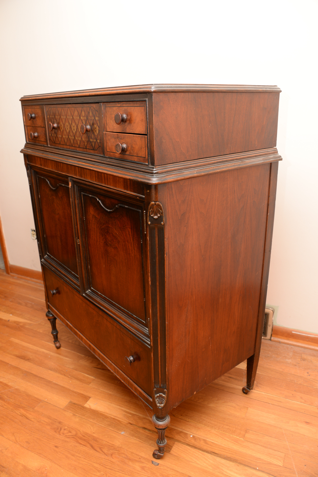 Vintage Sligh Chest of Drawers
