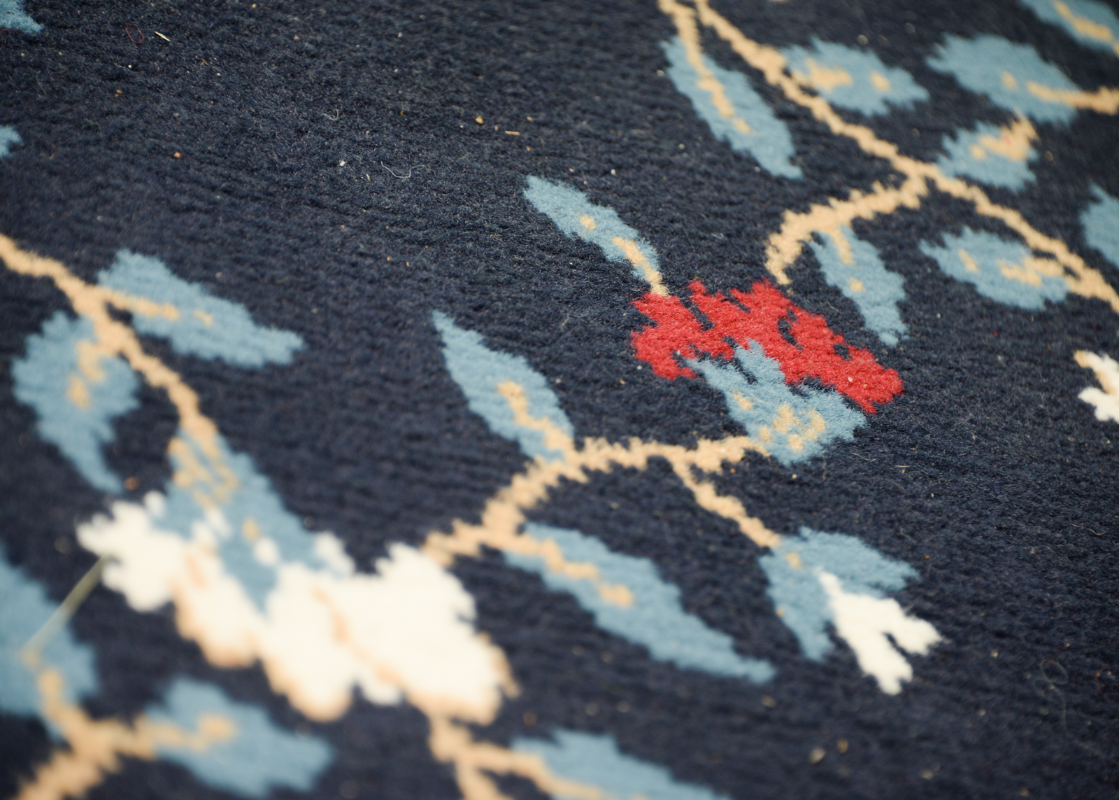 Machine Made Area Rug