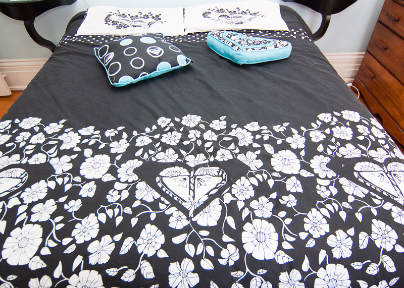 Roxy Queen Bedding Set