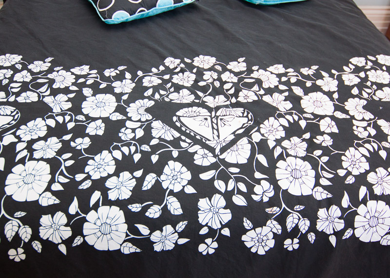 Roxy Queen Bedding Set