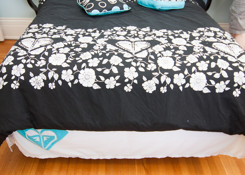 Roxy Queen Bedding Set