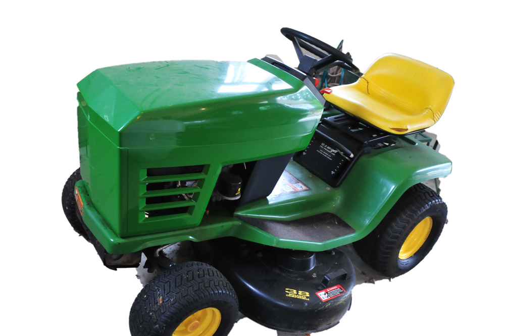 John Deere STX38 Lawn Tractor