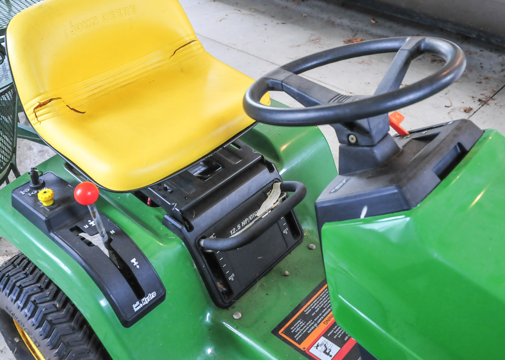 John Deere STX38 Lawn Tractor