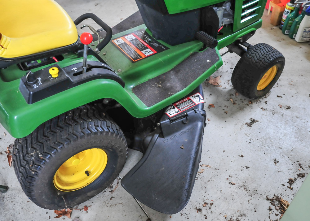 John Deere STX38 Lawn Tractor