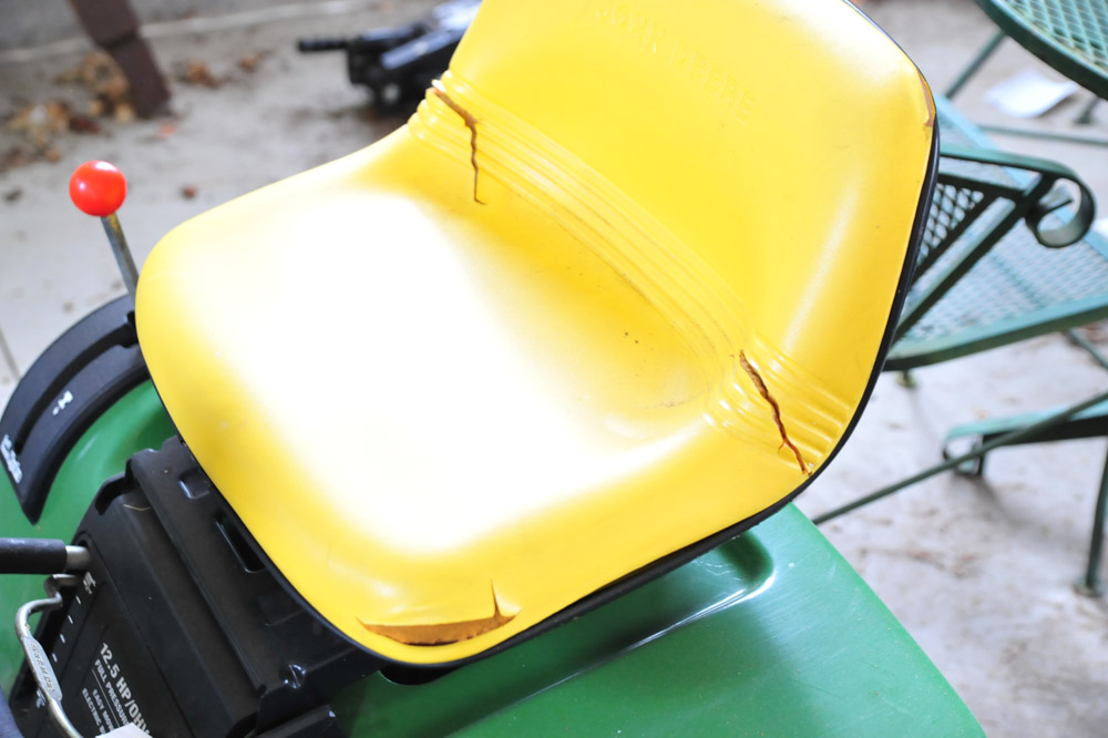 John Deere STX38 Lawn Tractor