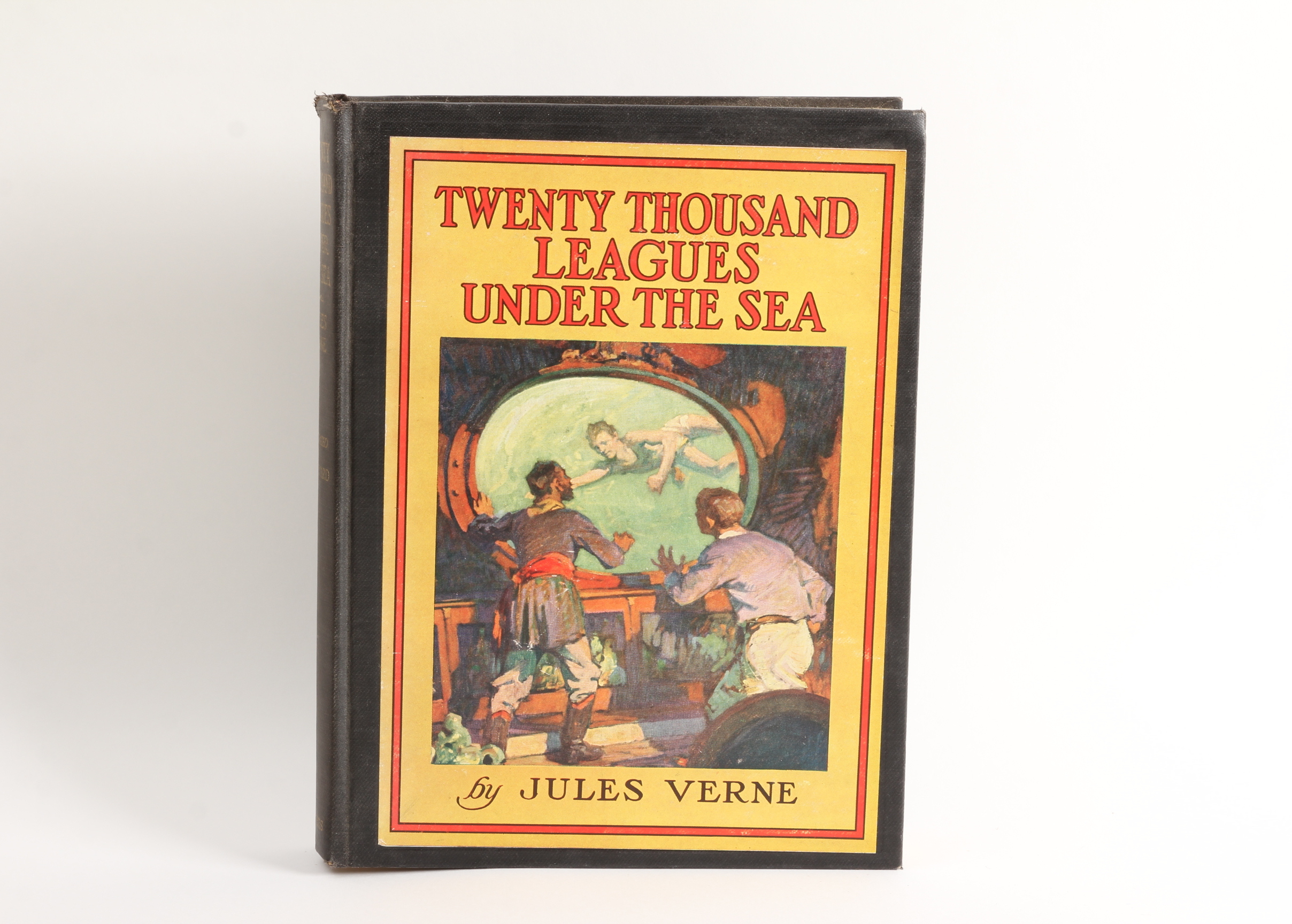 1955 "Twenty Thousand Leagues Under the Sea" Book