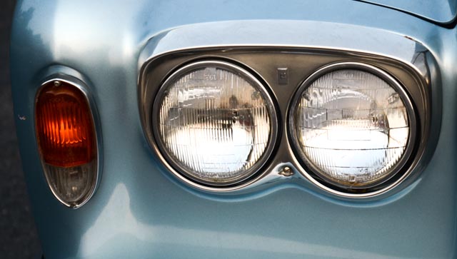 1976 Rolls-Royce Silver Shadow Sedan in Caribbean Blue