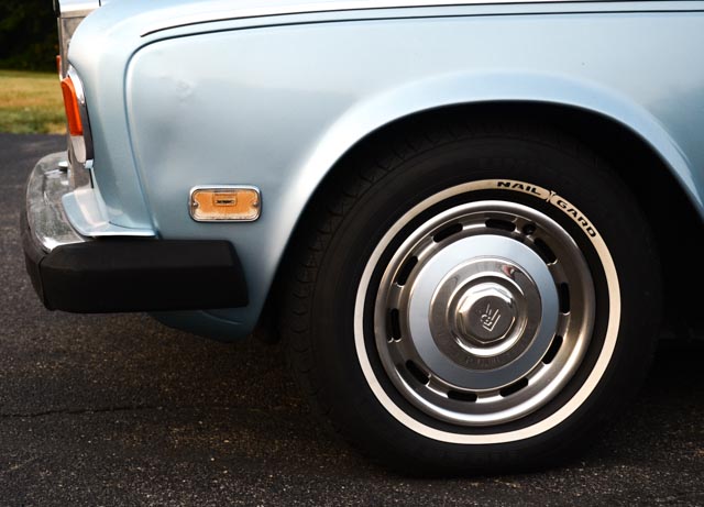 1976 Rolls-Royce Silver Shadow Sedan in Caribbean Blue