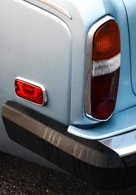 1976 Rolls-Royce Silver Shadow Sedan in Caribbean Blue