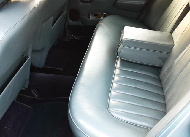 1976 Rolls-Royce Silver Shadow Sedan in Caribbean Blue