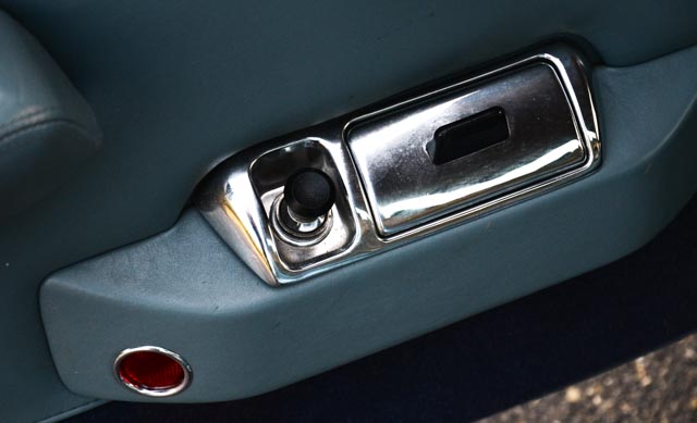 1976 Rolls-Royce Silver Shadow Sedan in Caribbean Blue