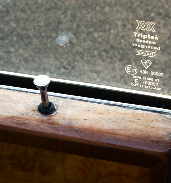 1976 Rolls-Royce Silver Shadow Sedan in Caribbean Blue