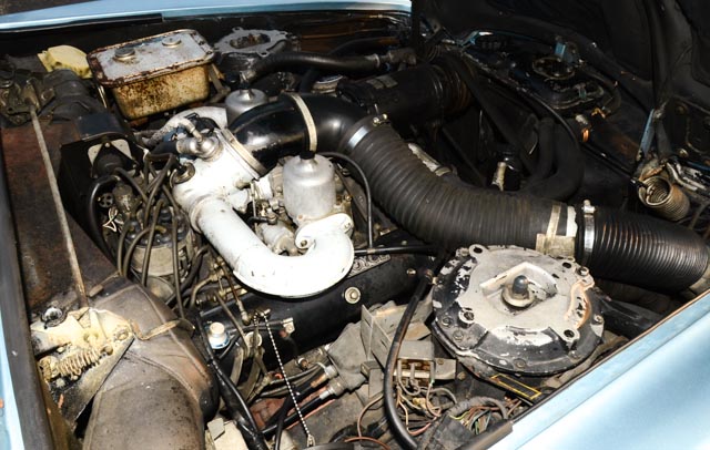 1976 Rolls-Royce Silver Shadow Sedan in Caribbean Blue