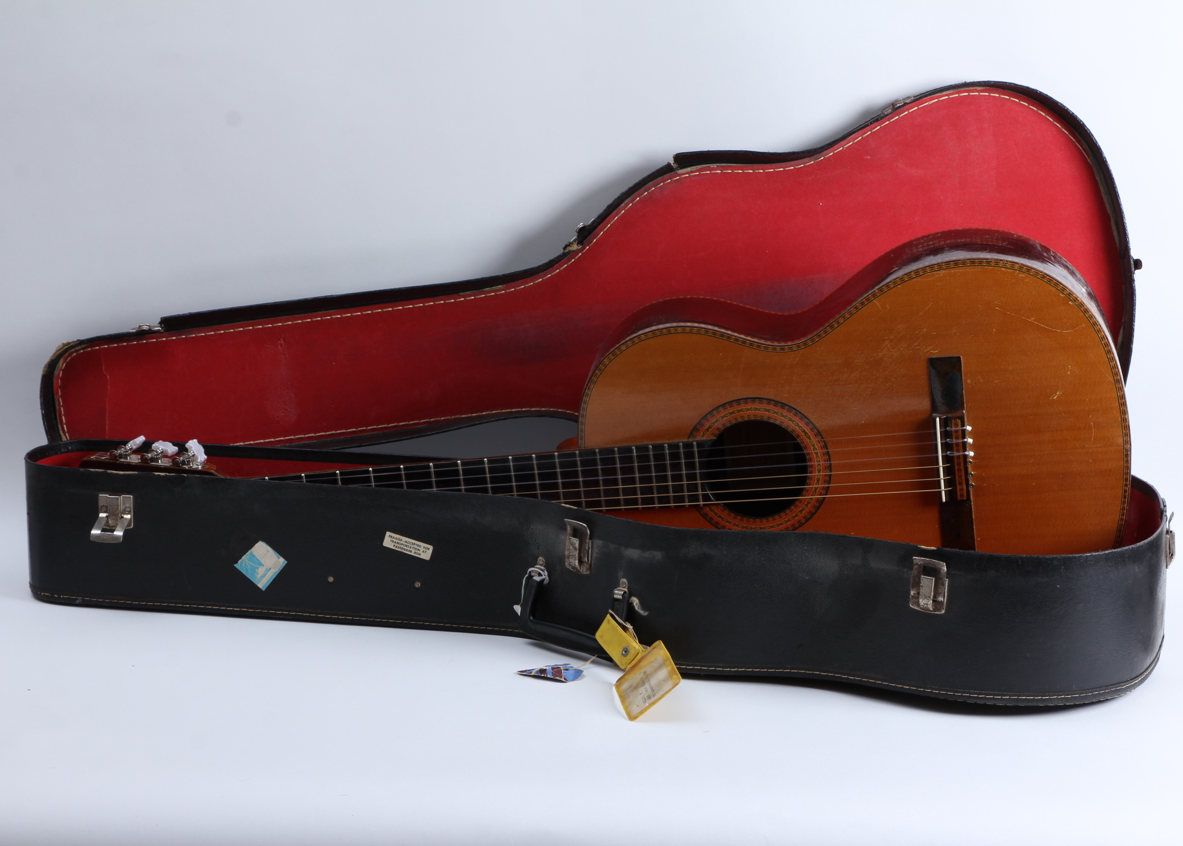 Vintage Antigua Casa Nunez Guitar in Case
