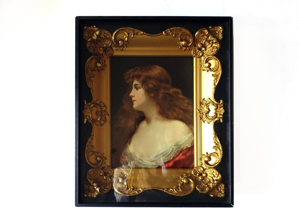 Lithograph of a Pre-Raphaelite Beauty