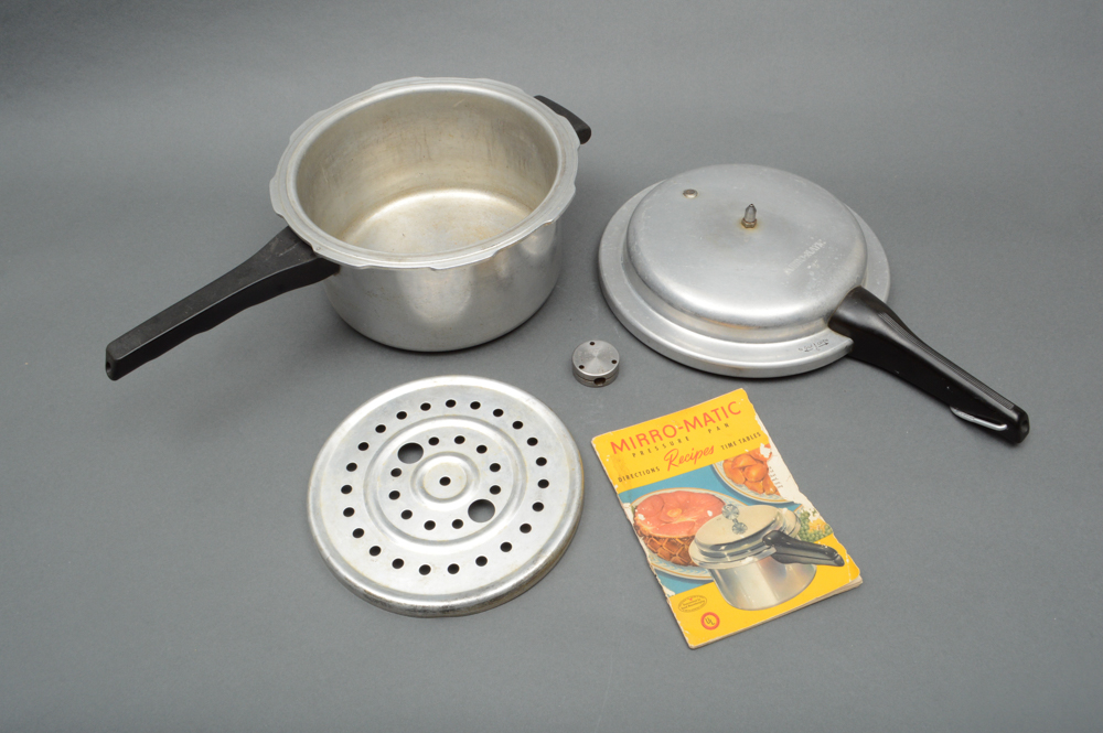 Pair of Mirro-Matic 4 Quart Pressure Cookers