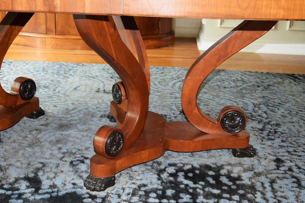 Elegant Oval Henredon Double Pedestal Dining Table