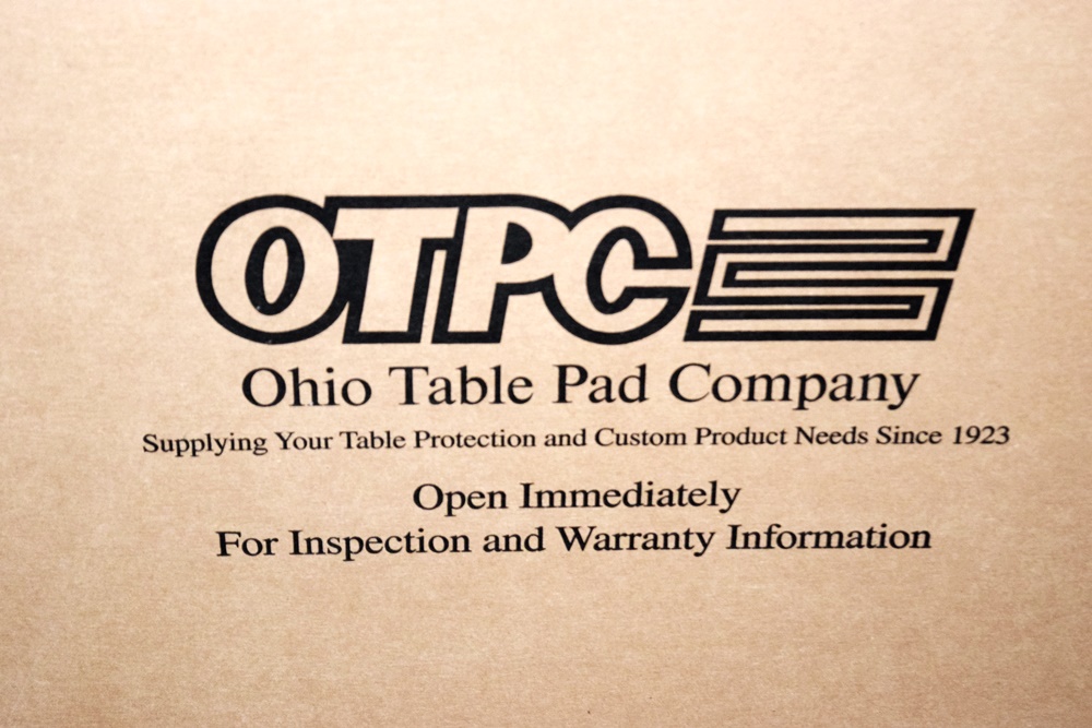 Elegant Oval Henredon Double Pedestal Dining Table