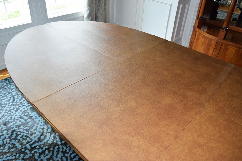 Elegant Oval Henredon Double Pedestal Dining Table