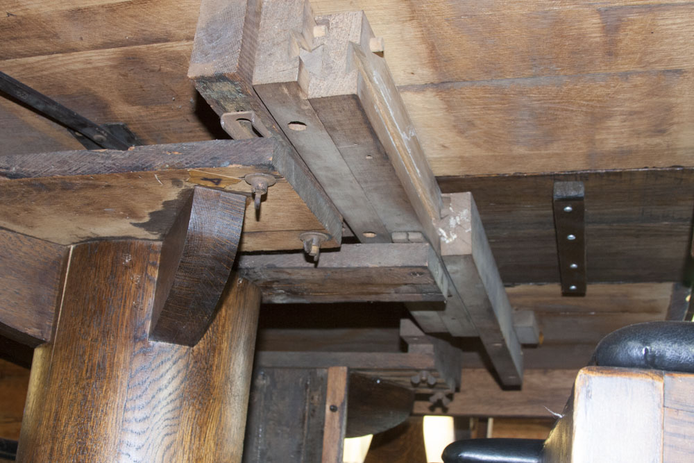 Oak Pedestal Table and Dining Chairs