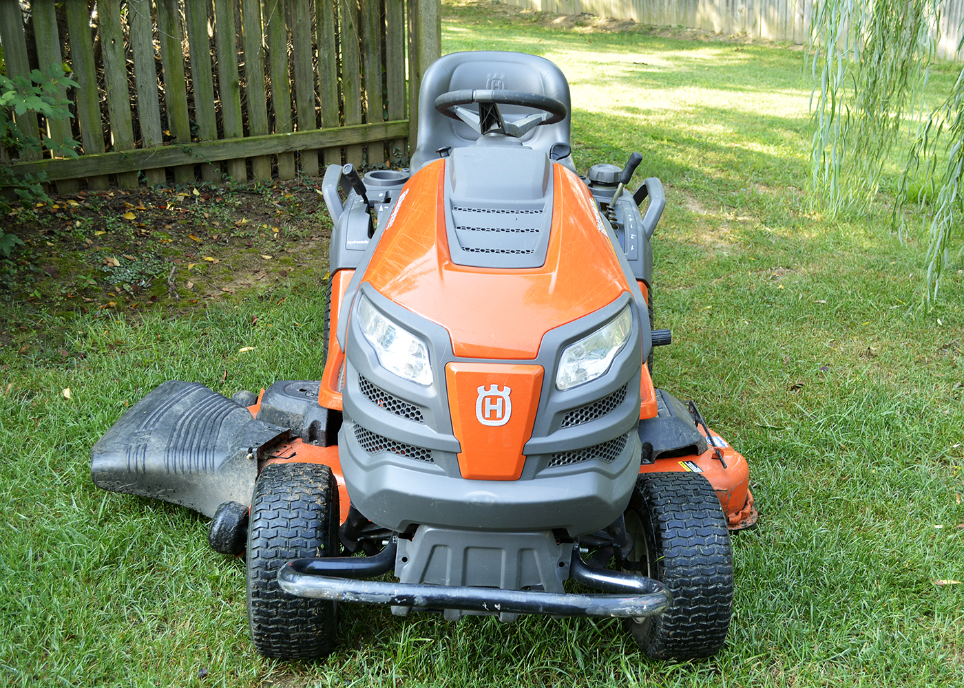 Husqvarna LGT2654 Riding Lawnmower