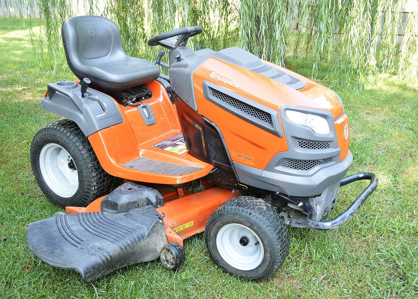 Husqvarna LGT2654 Riding Lawnmower