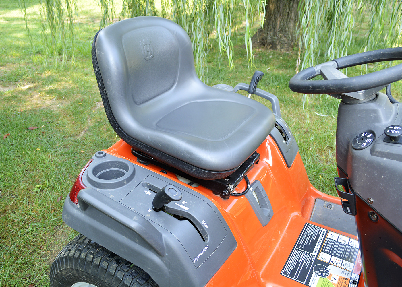 Husqvarna LGT2654 Riding Lawnmower