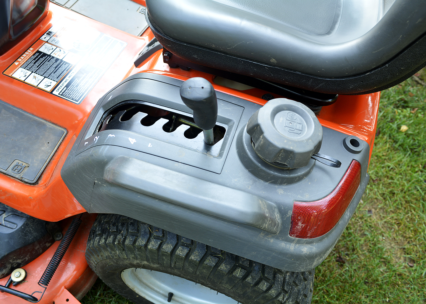 Husqvarna LGT2654 Riding Lawnmower