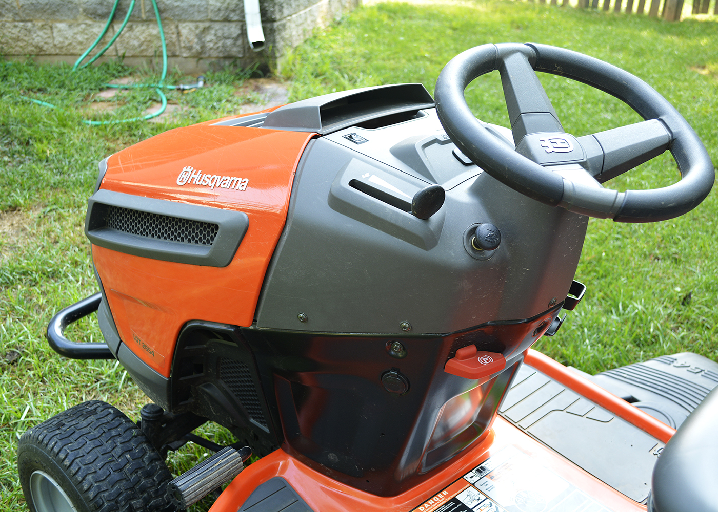 Husqvarna LGT2654 Riding Lawnmower