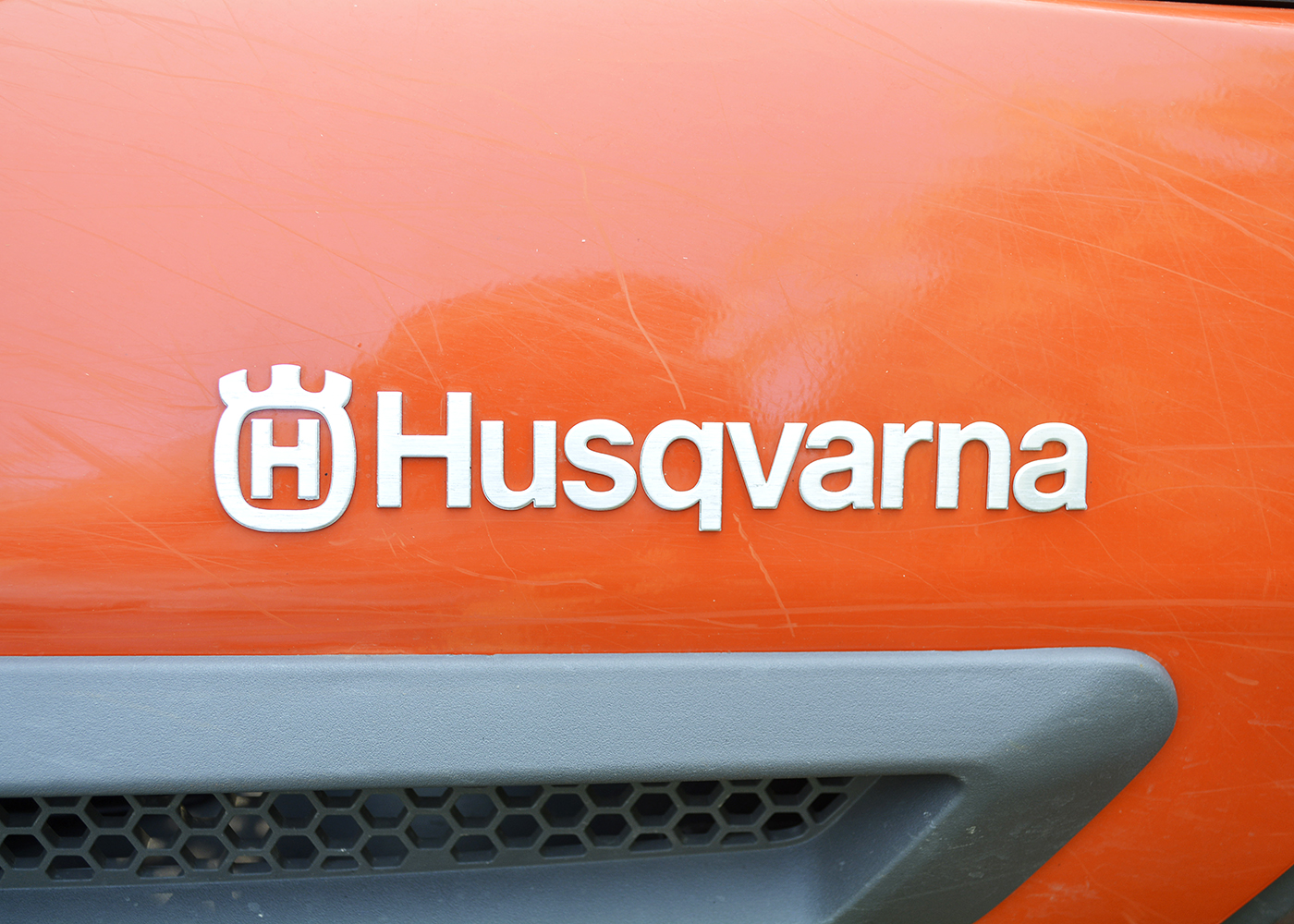 Husqvarna LGT2654 Riding Lawnmower