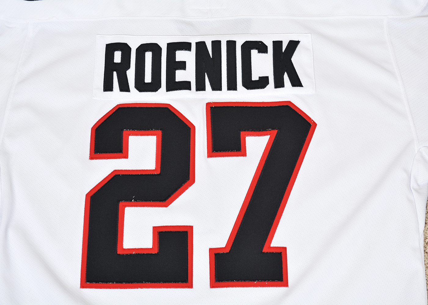 Jeremy Roenick Blackhawks 2010 Stanley Cup Final Jersey and Flag