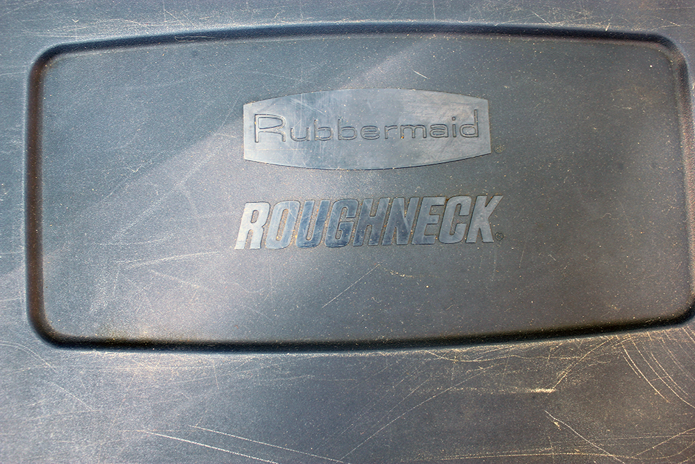 Rubbermaid Roughneck Storage Containers