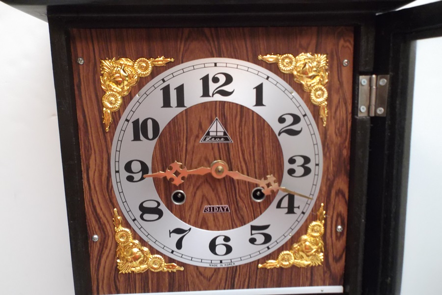 Korean Lava Movement 31 Day Wall Clock