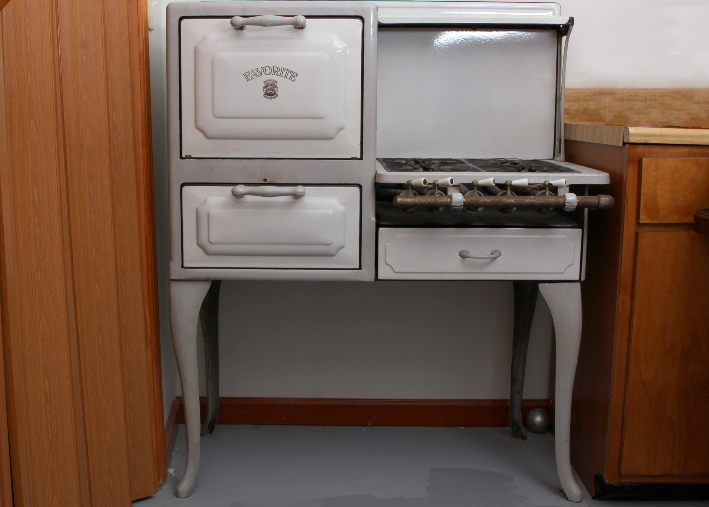 Vintage Favorite Brand White Enamel Stove