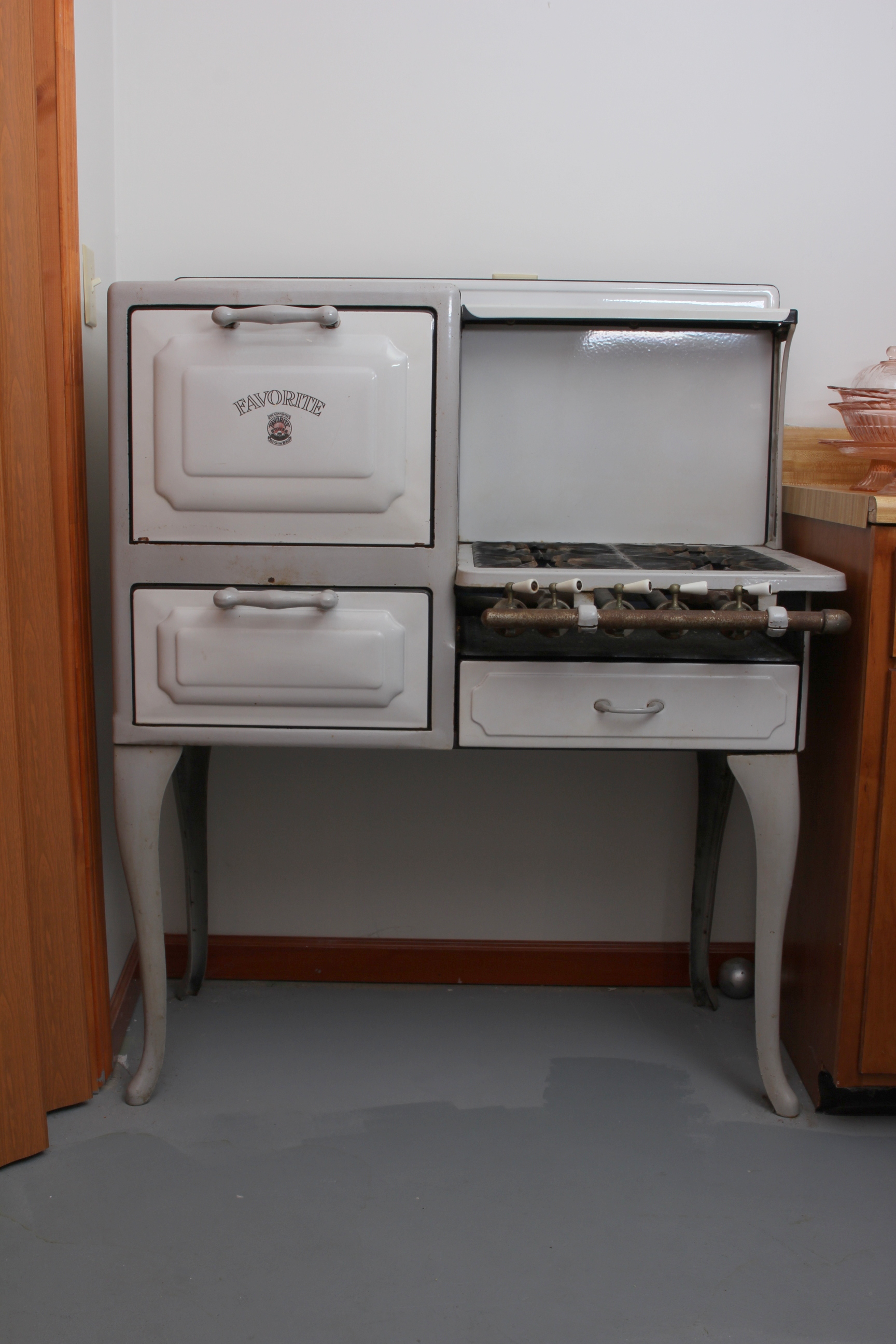 Vintage Favorite Brand White Enamel Stove