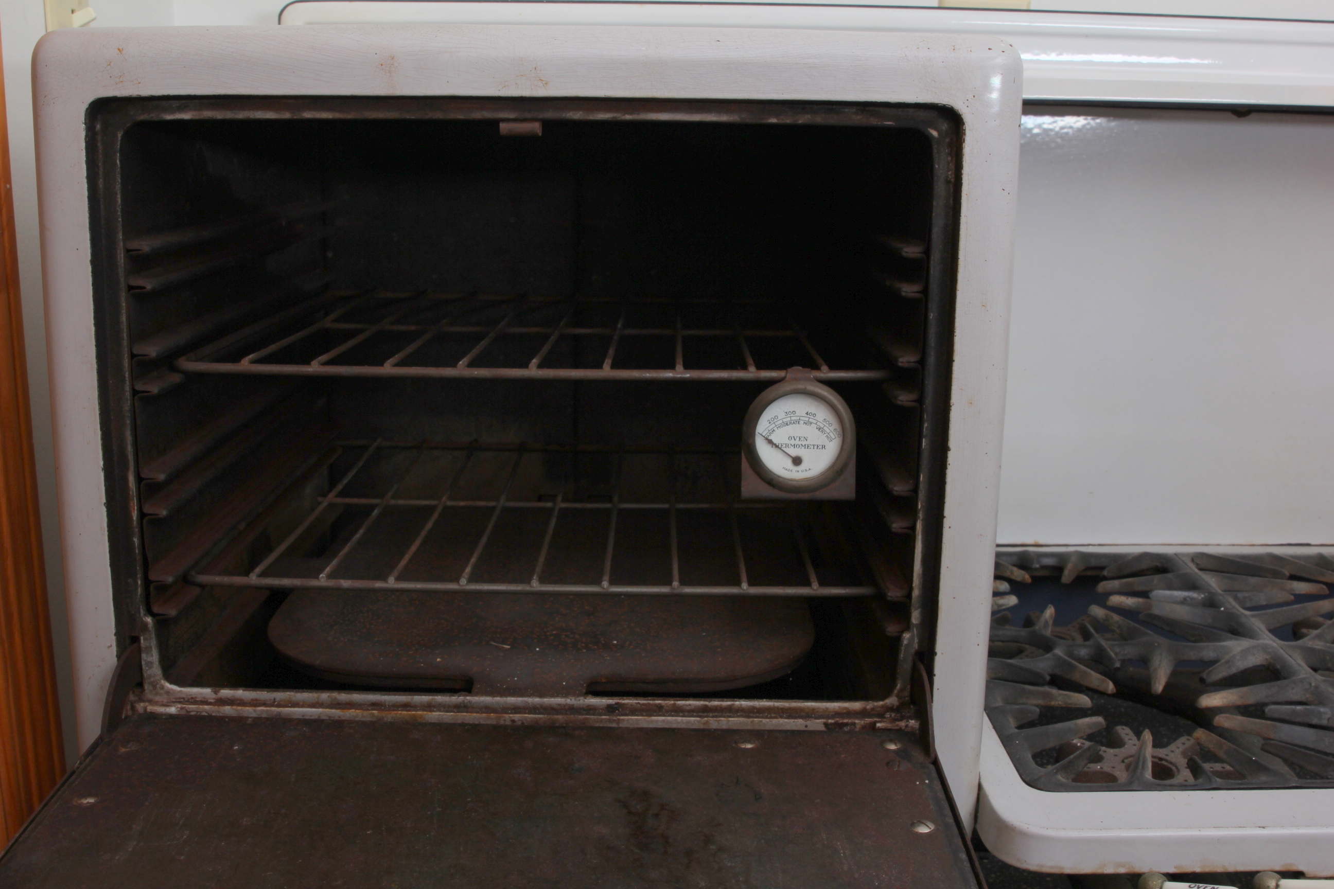 Vintage Favorite Brand White Enamel Stove