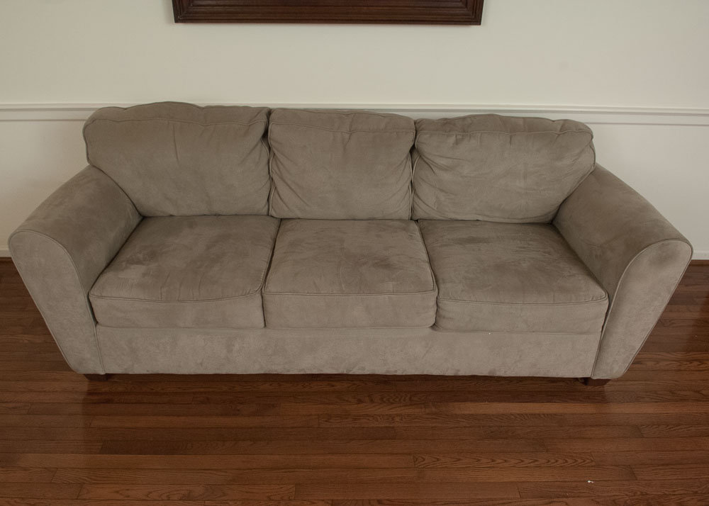 Bauhaus Bella-Suede Couch