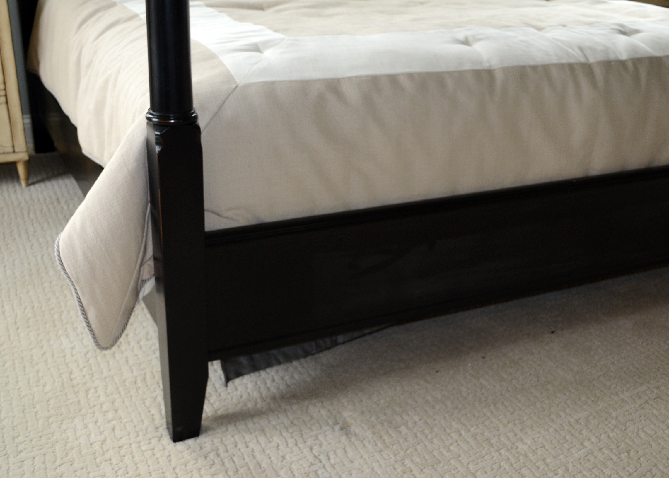 Basset Furniture Four Poster Bed