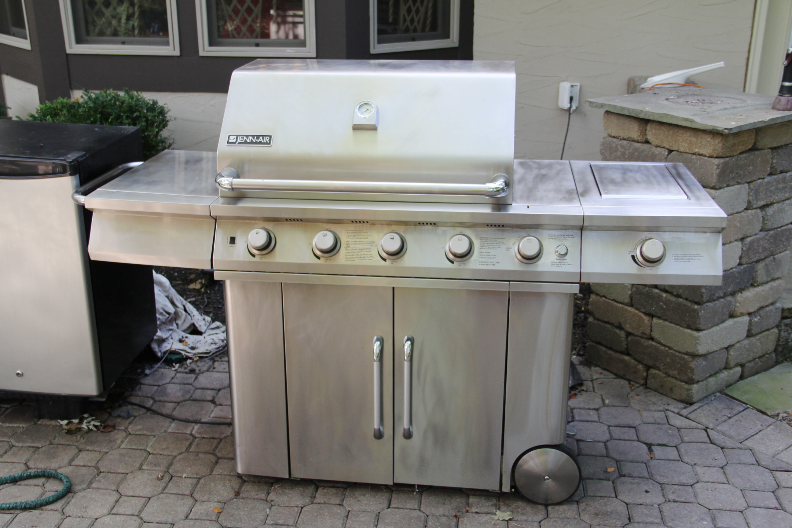 Jenn-Air Stainless Steel Gas Grill