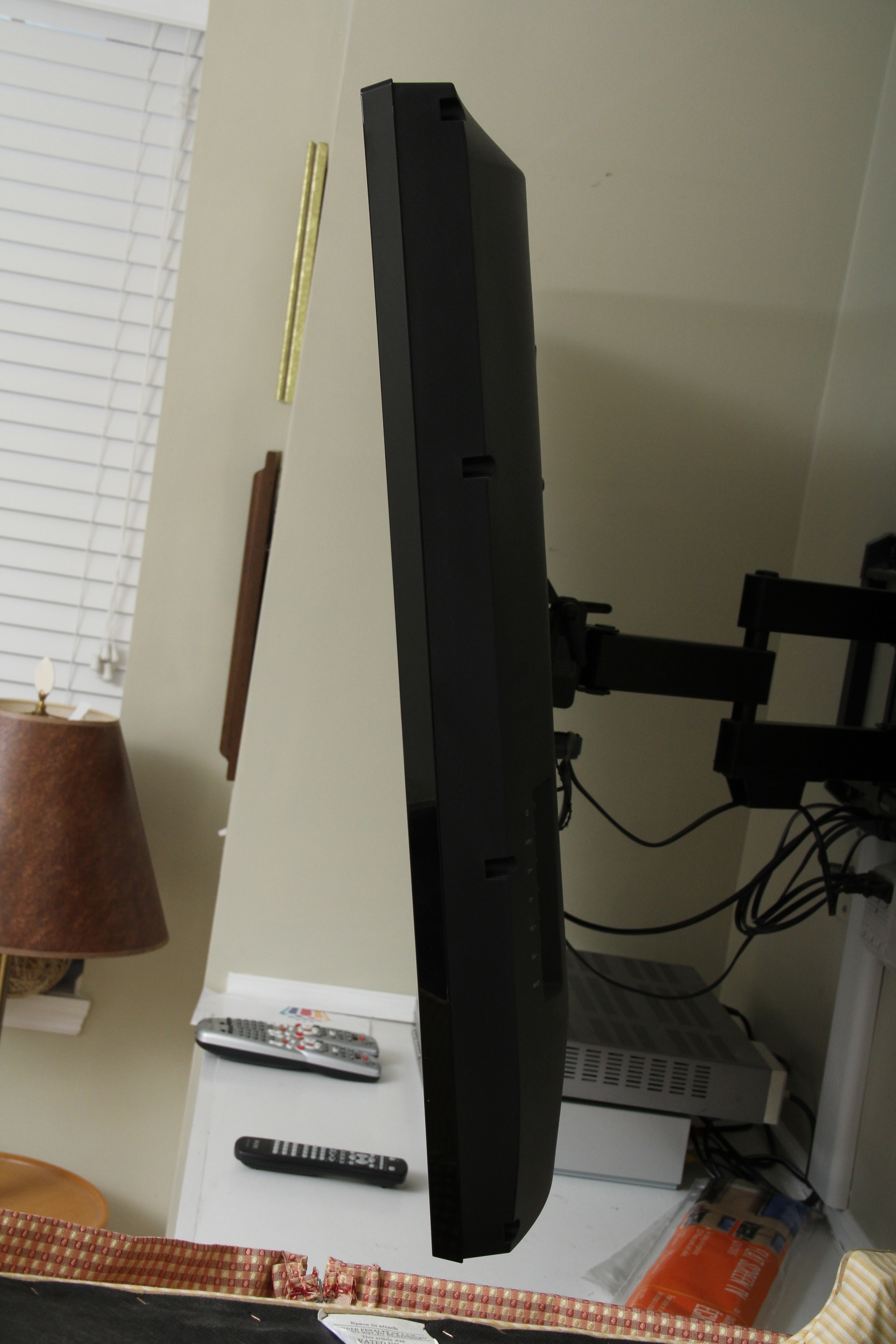 Vizio TV with Wall Mount and Philips DVD/VCR Player