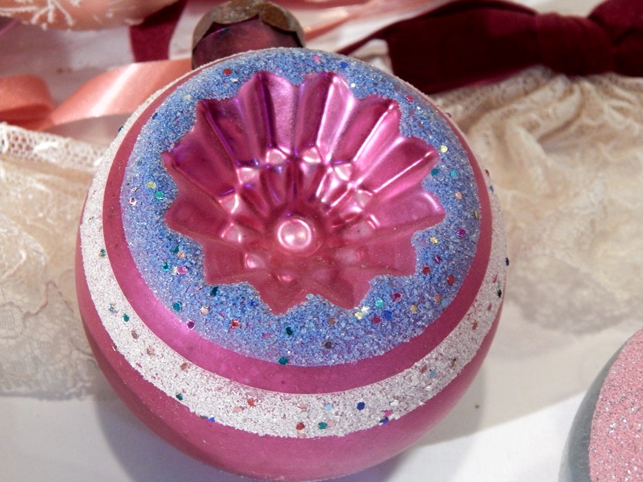 Mid Century Atomic Christmas Ornaments