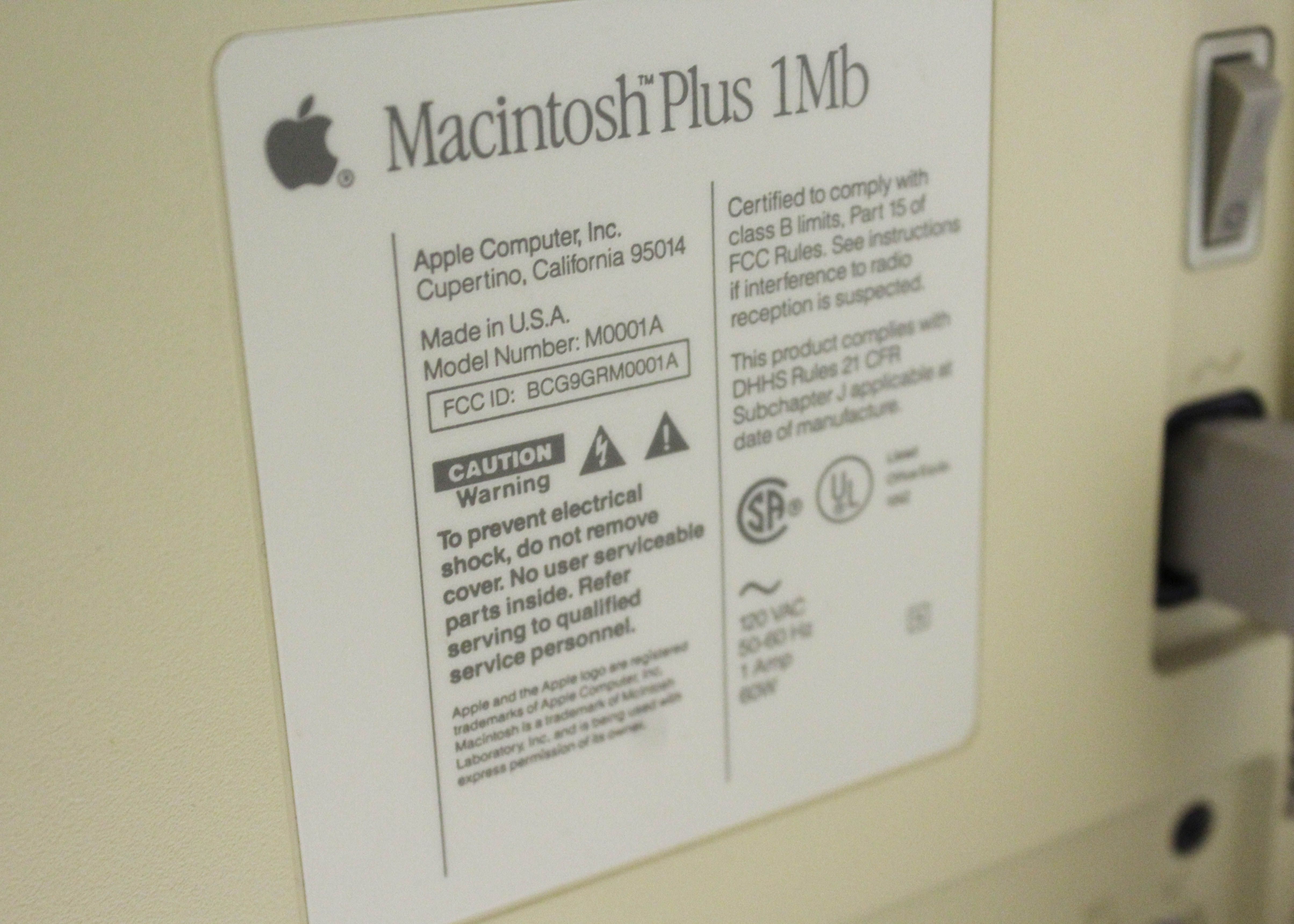 Macintosh Plus 1MB Computer