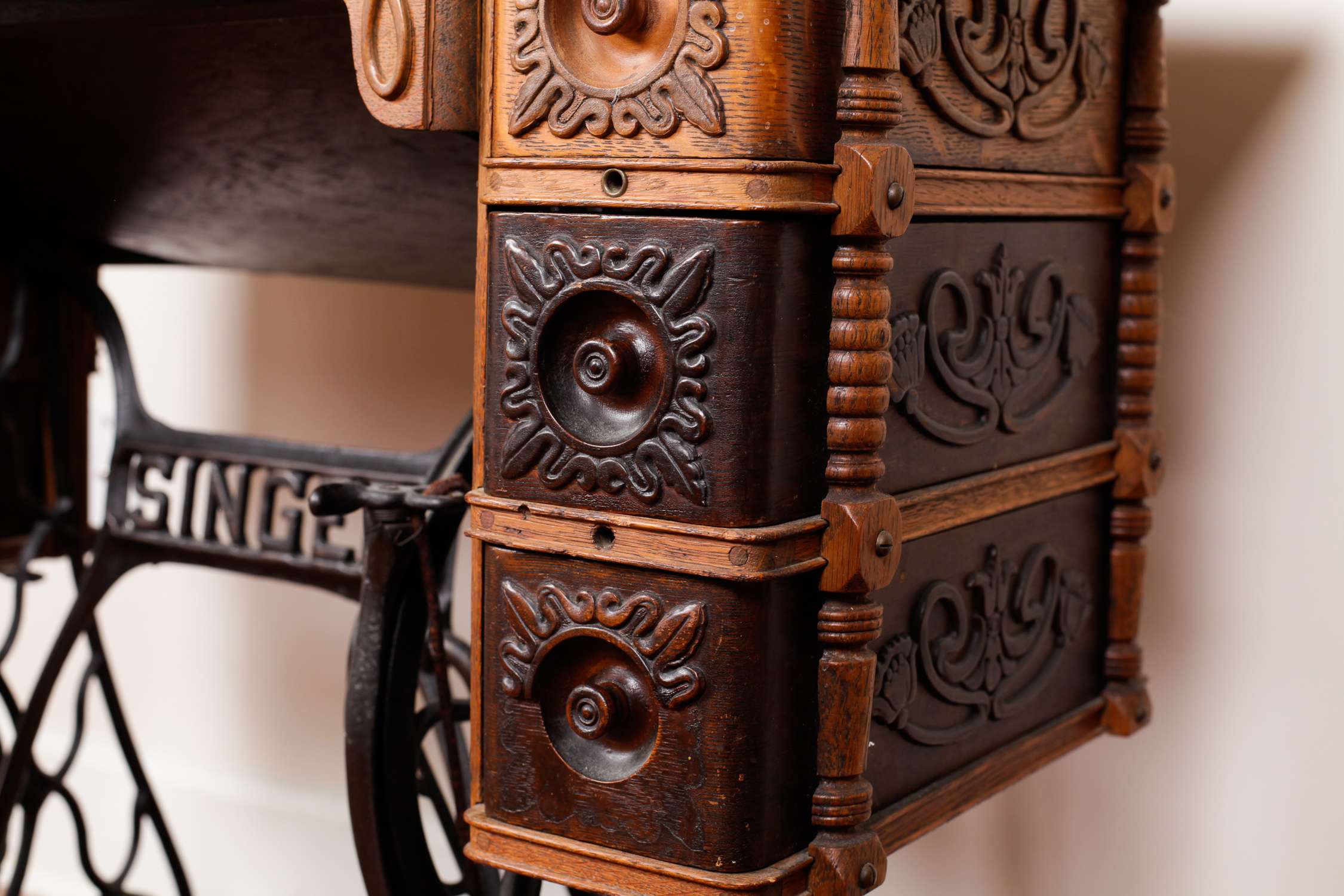 Antique Singer Sewing Machine Cabinet