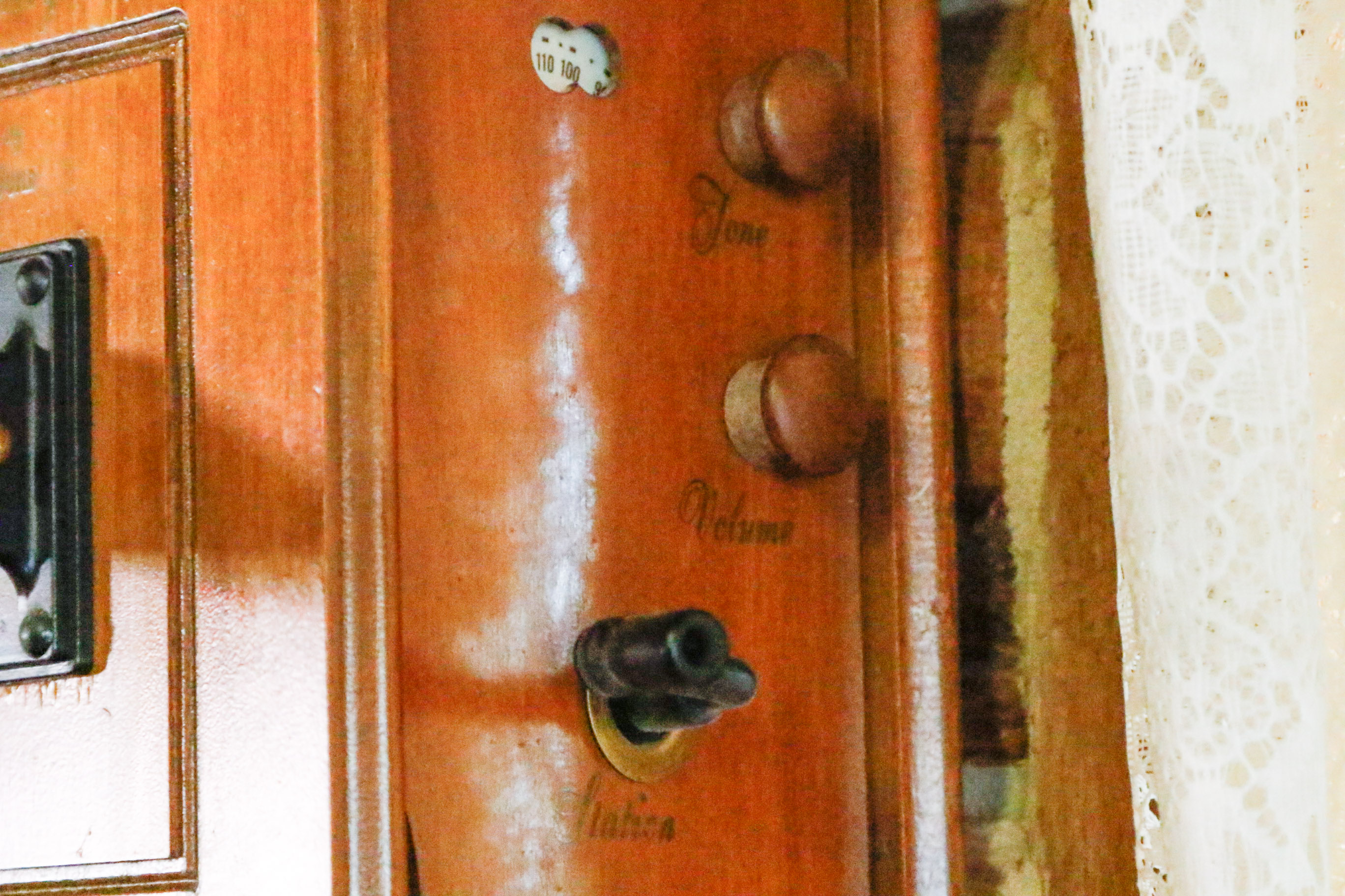 The Country Belle by Guild Telephone Radio