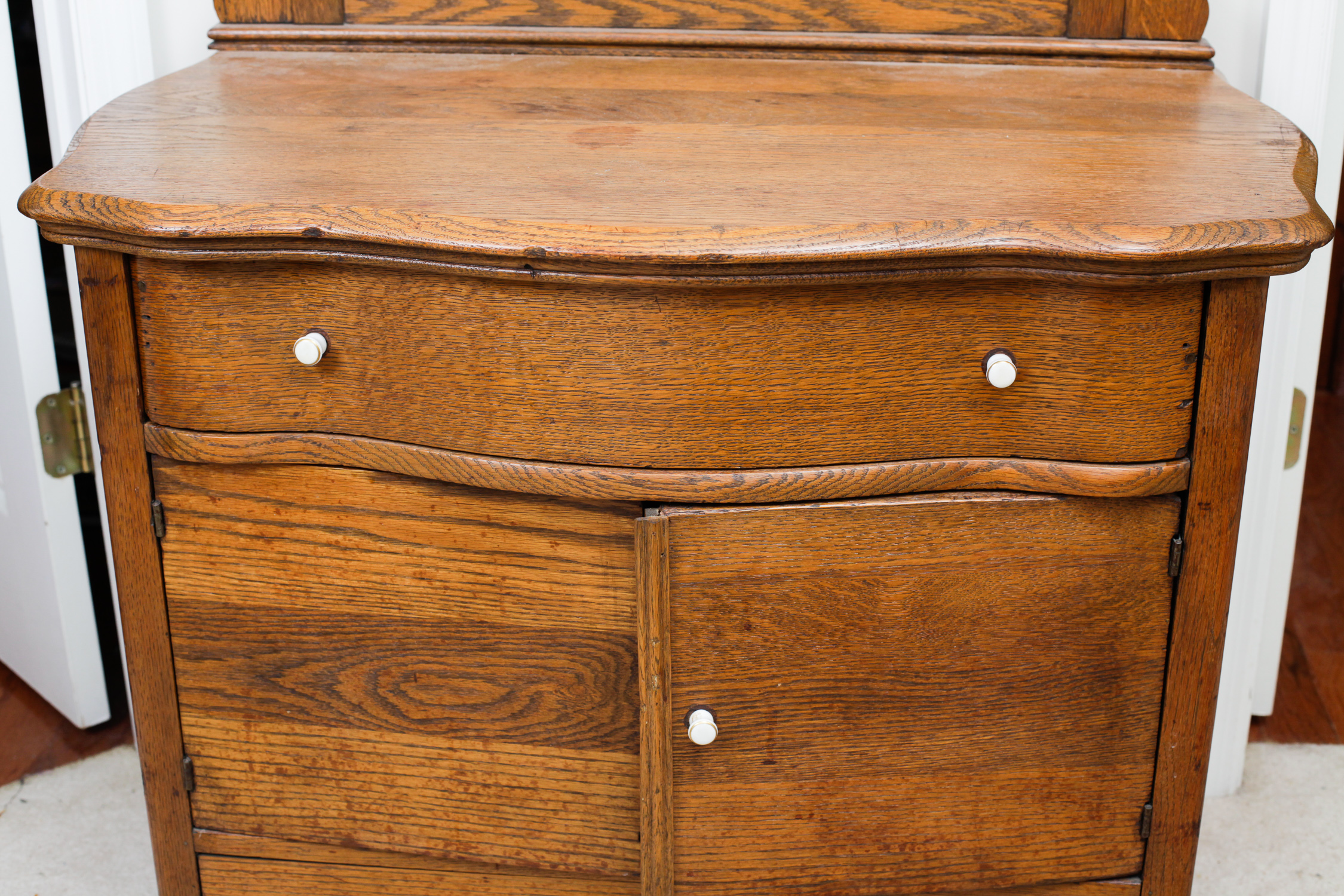 Antique Oak Wash Stand With Mirror