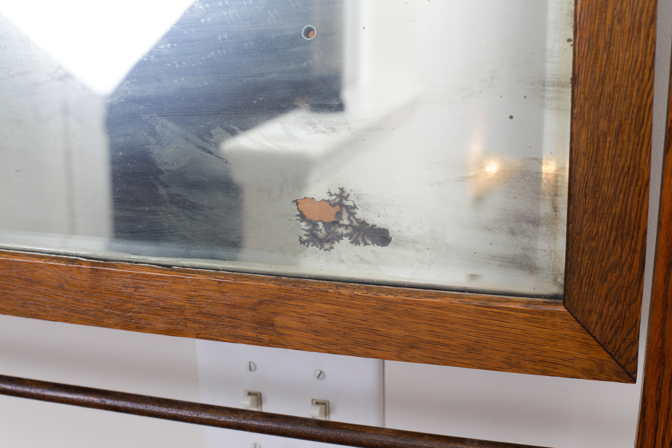 Antique Oak Wash Stand With Mirror