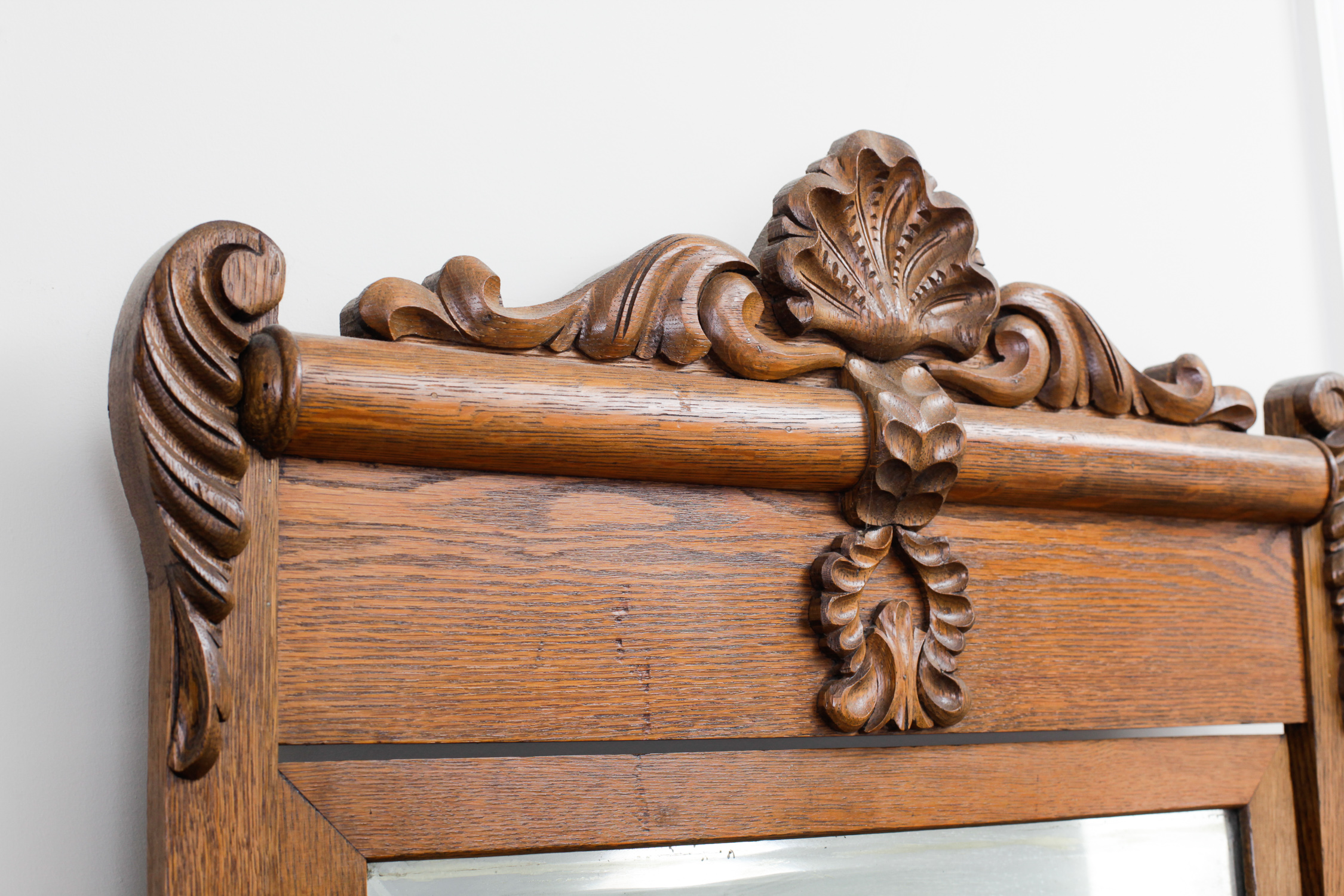 Antique Oak Wash Stand With Mirror