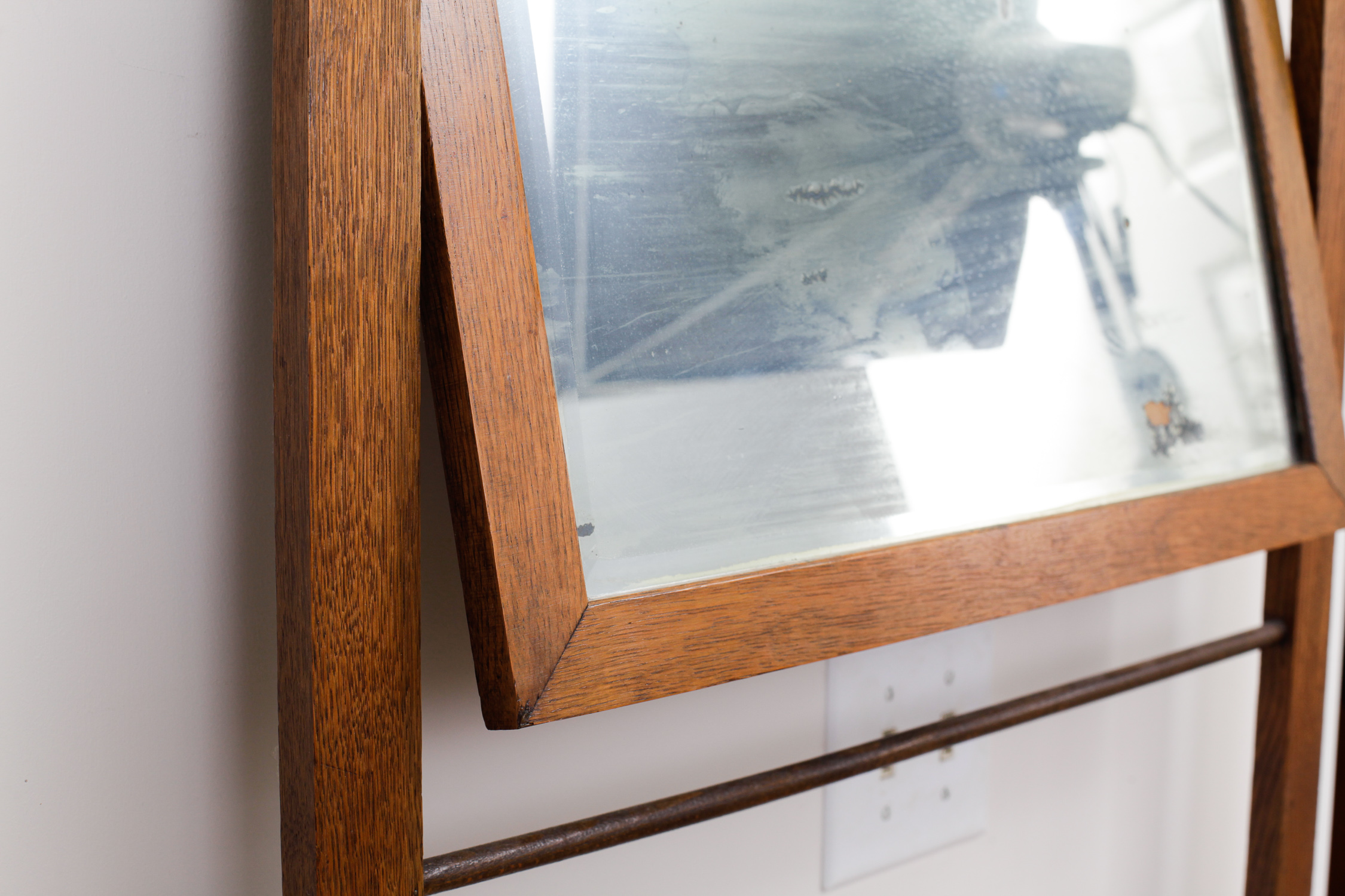 Antique Oak Wash Stand With Mirror